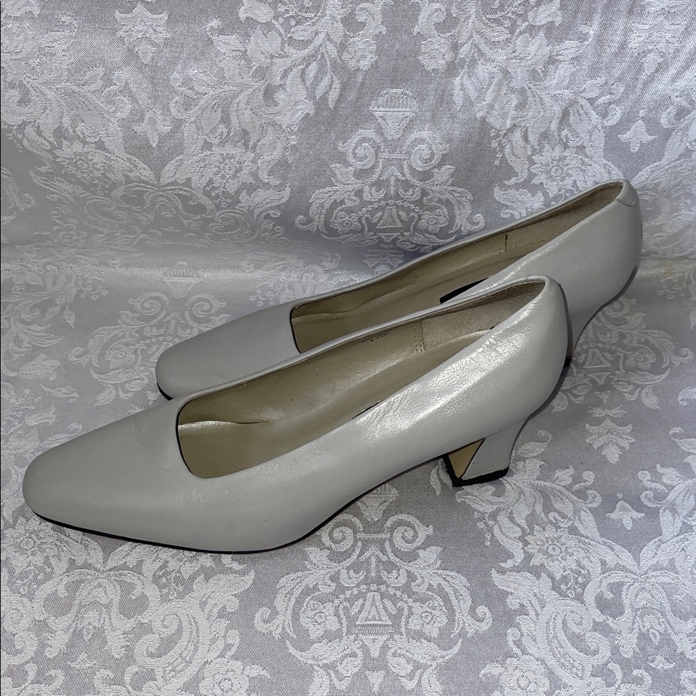 Vintage Liz Claiborne Elegant Gray Heels.  Size 8.5M - Picture 2 of 7
